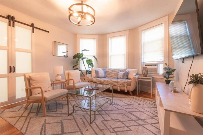 Walk to Downtown Salem with Arcade- Free Parking!