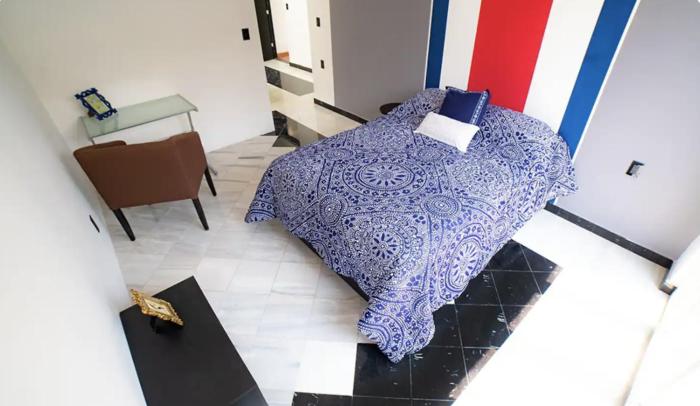 Gold 14 Departamento Completo Cama Matrimonial y Baño Compartido