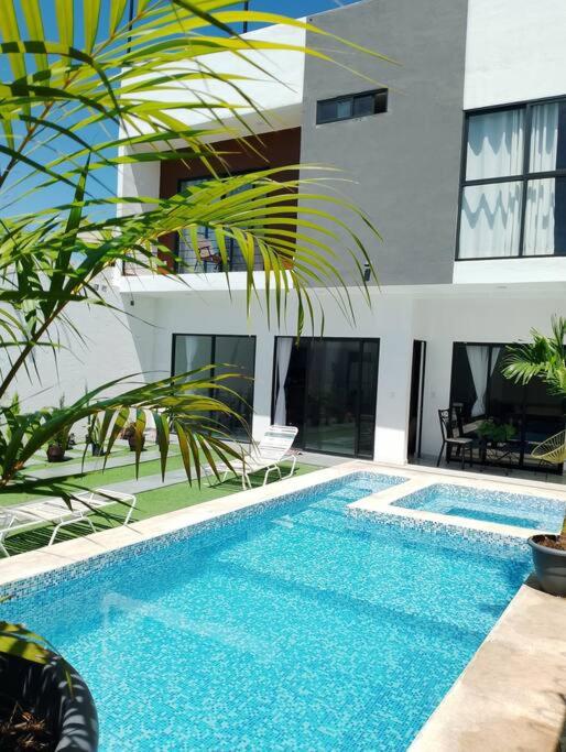 Casa Nueva con Alberca y Jacuzzi