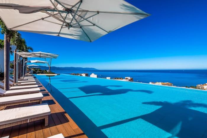 1008 - SOHO PV Best 2 BR Rooftop Pool