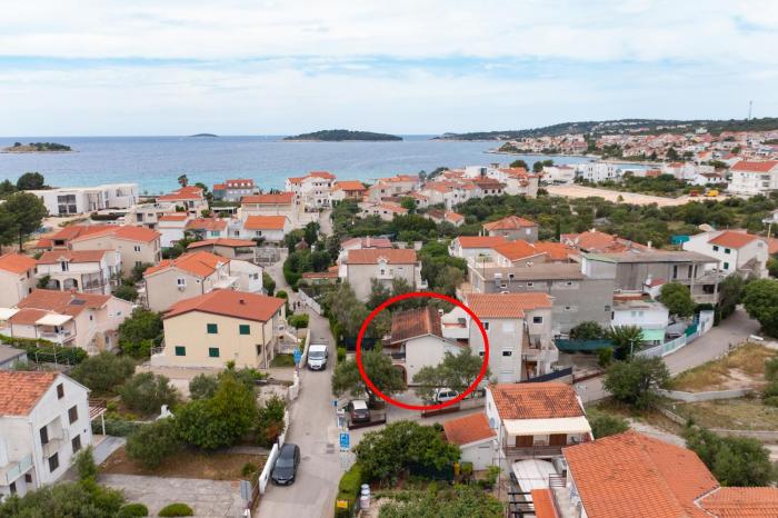 Apartments with parking space Rogoznica - 22143