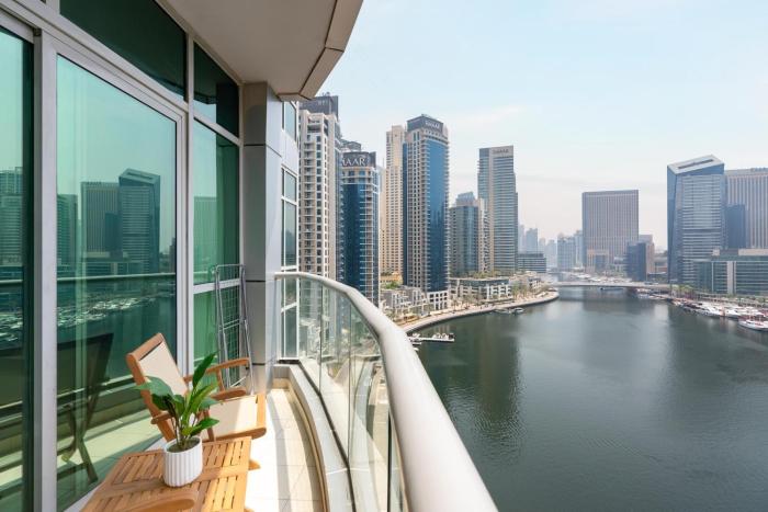 Gala Guests - Stunning Front-Row Marina Views at The Point
