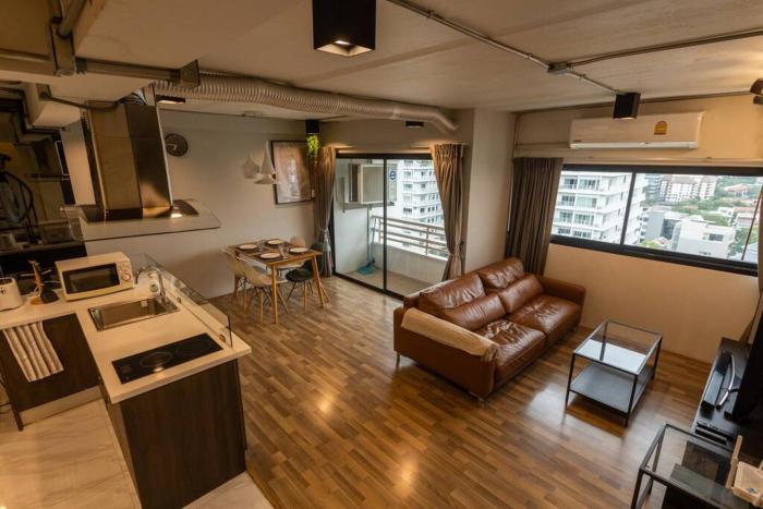 Cozy 2BR Duplex-Apartment in Thong Lor