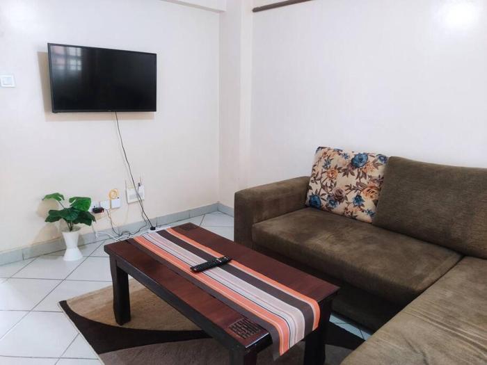 Nancys Loft Fast Internet with Work Space,South B