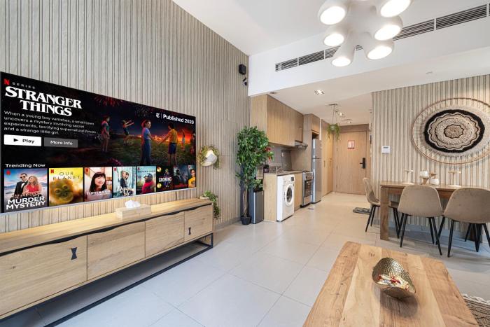 Cozy 1BHK Getaway with Balcony by BlueCloud holidays