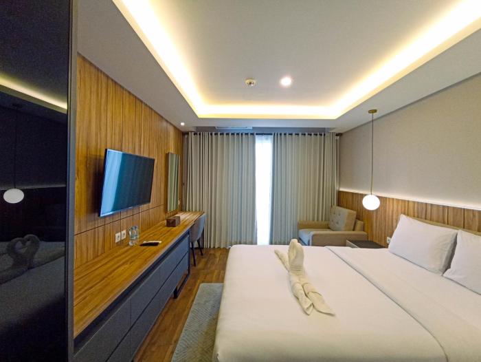 Cozy Studio Room at Mataram City Apartment By Travelio