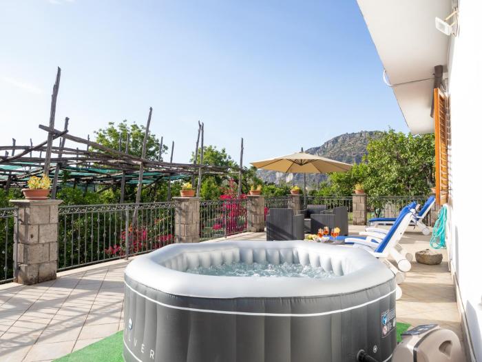 Giardino di Nonno Lucio - Surrounded by Lemon Tree
