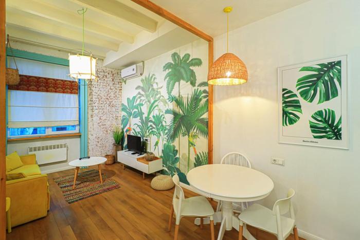 Unique and Beautiful 1BR Apt in Historic Tbilisi - by Wehost