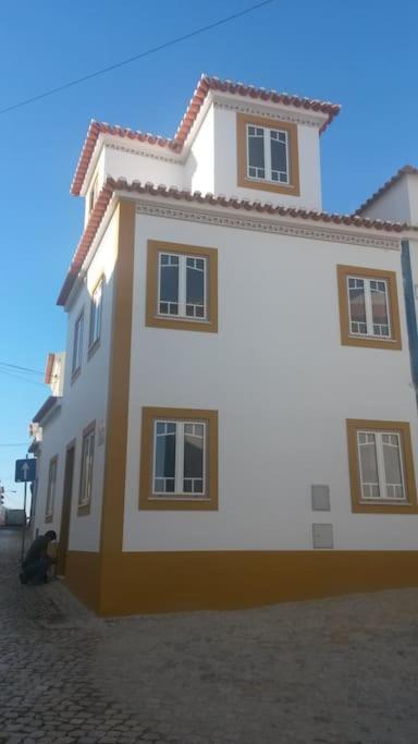 Casa Amarela - Ericeira center by the beach