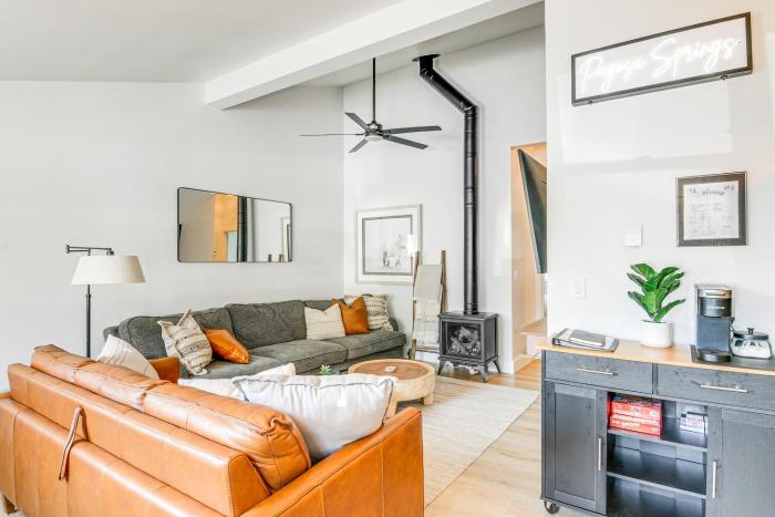 Steps to Lake Pagosa! Remodeled Home with Sleds