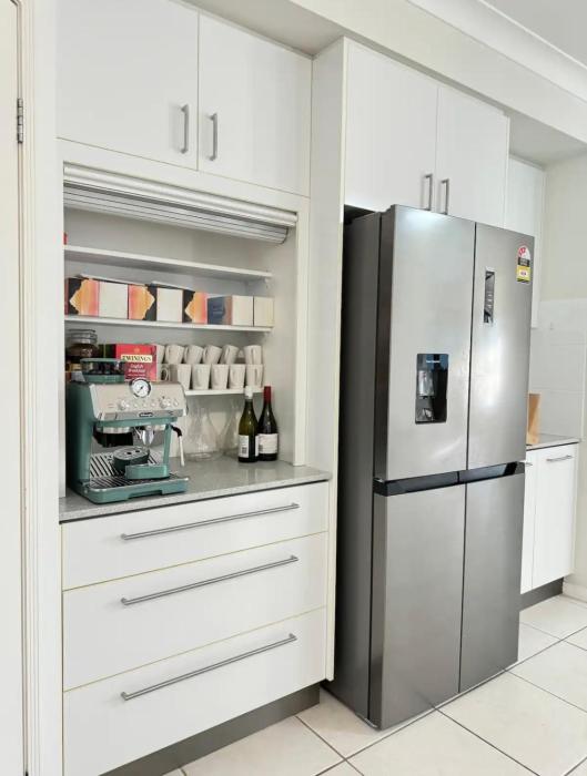 7 Bedrooms 20 Mins to City 25 Acres of Green Space