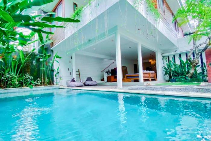 Spacious 2 BR Private Pool Villa ZN108
