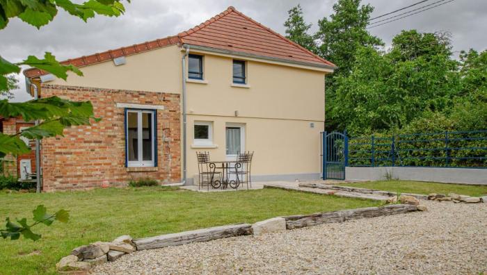 Les volets bleus & les ptits cailloux