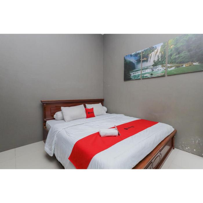 Reddoorz Syariah at House Of Melati Kepanjen