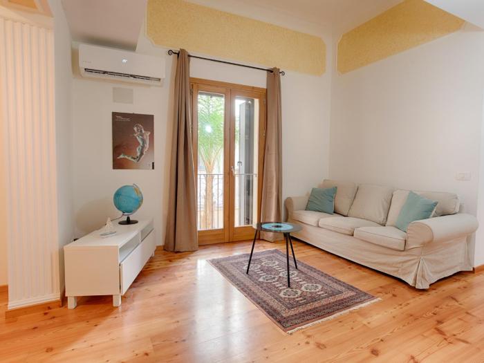 Piazza San Domenico Central Apt near the Sea!