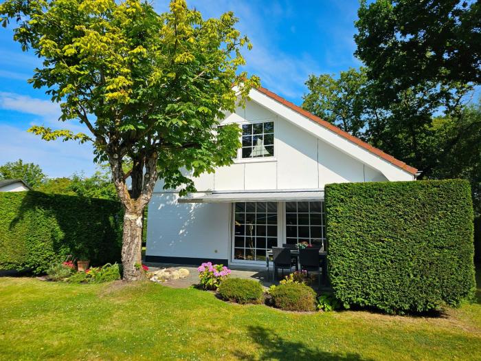 Vakantiebungalow met grote tuin OK54