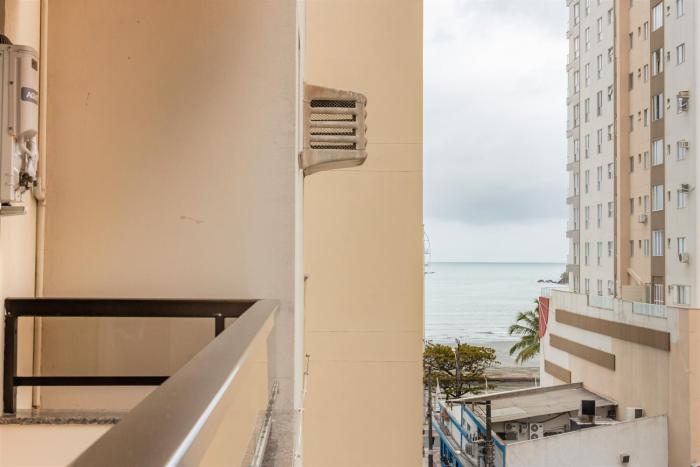 Elegância Clássica a 1 quadra da praia em Bc N704