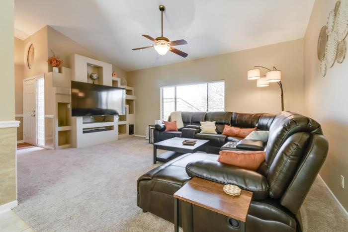 Pool Access and Mtn Views Fountain Hills Retreat