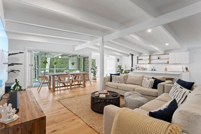 The Bay Haus - Luxury Escape with Private Pool, minutes to Jervis Bays beaches