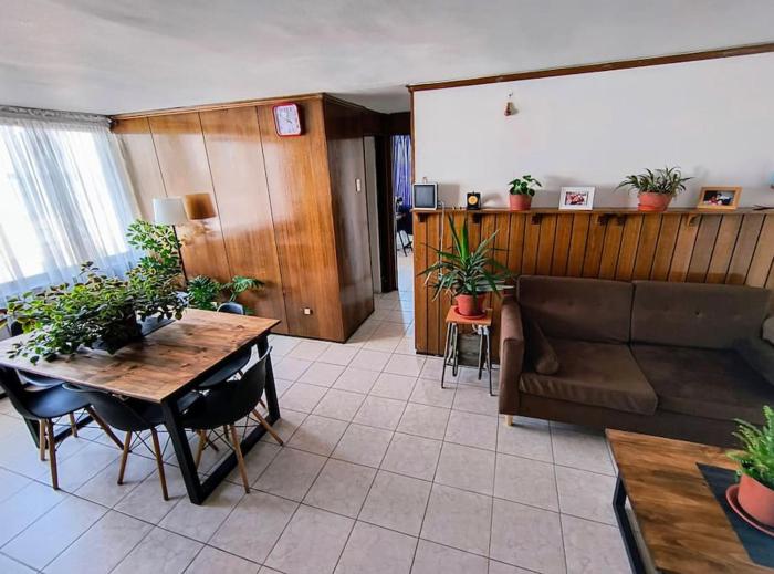 Close to airport and subway w breakfast