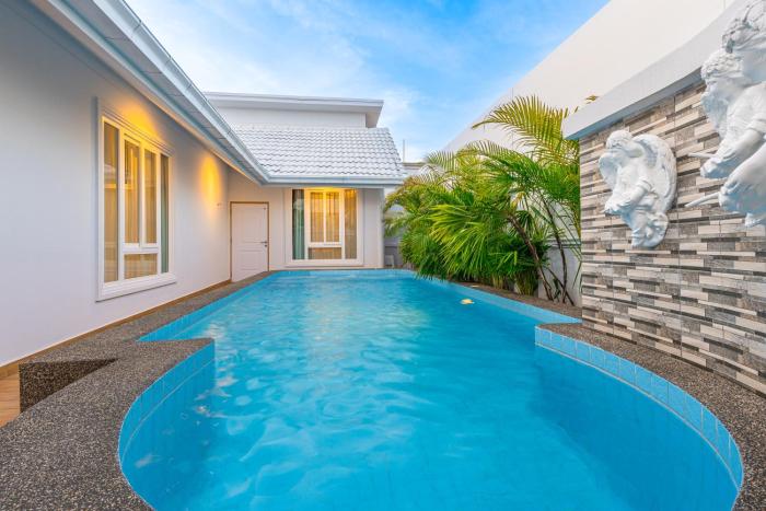 R5市中心豪华4卧5卫泳池别墅c