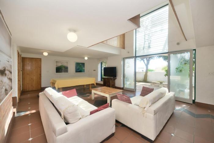 The Weaver Relaxed Coastal Living in Arniston