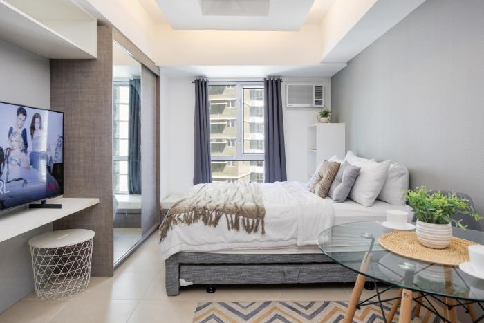 Furnished Studio in Avida Towers Riala, Cebu IT Park with Pool View, Fast WiFi, Netflix and More