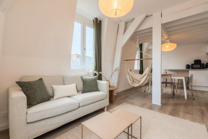 Functional & equipped duplex studio, Old Lille