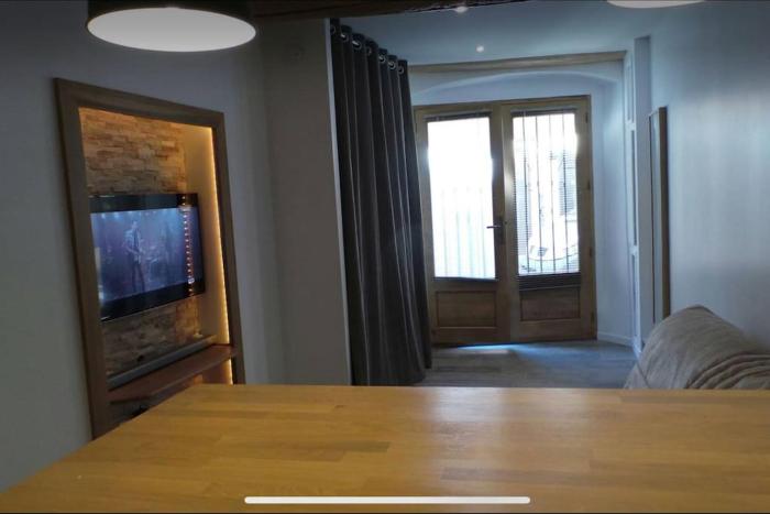 Beau studio avec mezzanine