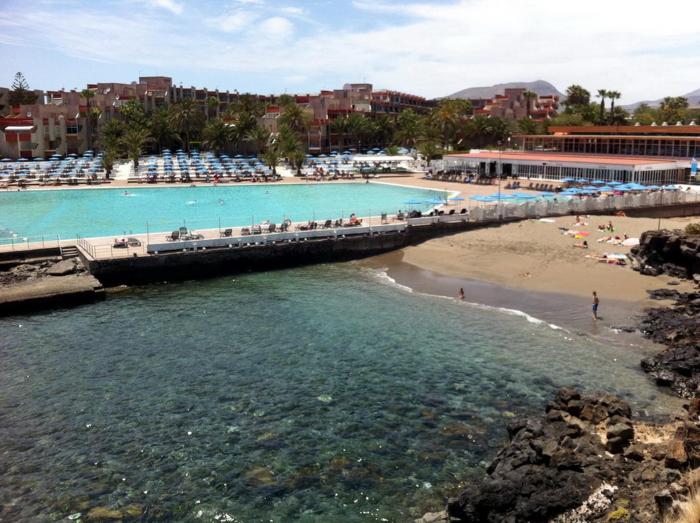 COMFORTABLE APARTMENT ON THE 1st SEA LINE IN THE SOUTH OF TENERIFE