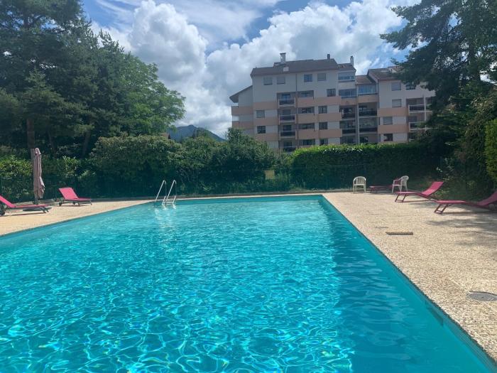 Kusmi Love piscine proche du lac