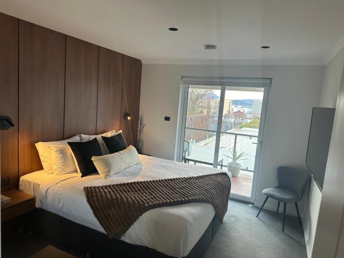 City fringe modern apartment with car parking