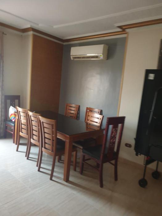 حدائق الأهرام شارع الجيش شقه غرفتان رسيبشن كبير وحمام ومطبخ مكيفه بالكامل تراس كبير تربيزه بلياردو وبنج