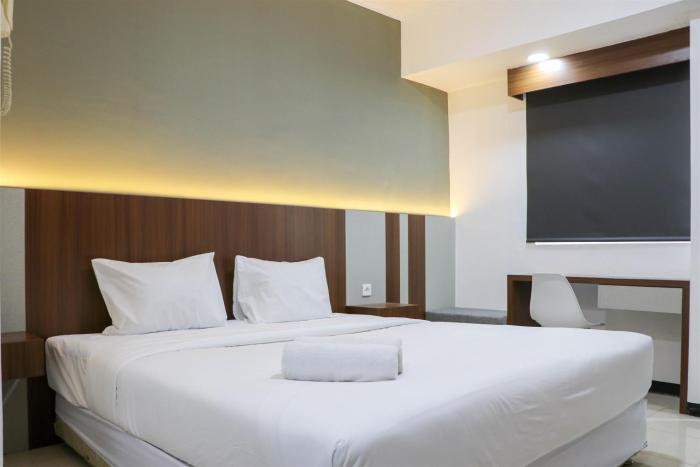 Homey and Comfort Stay Studio Room Maple Park Sunter Apartment By Travelio
