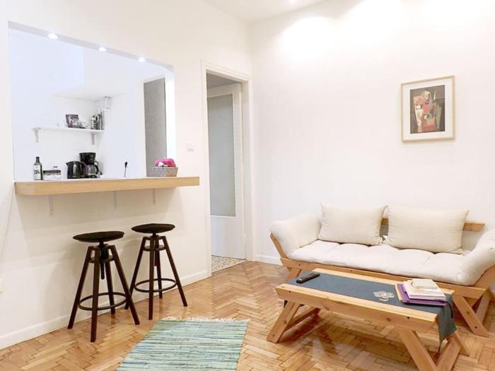 Athens Pangrati cute apt, 15 mins from metro