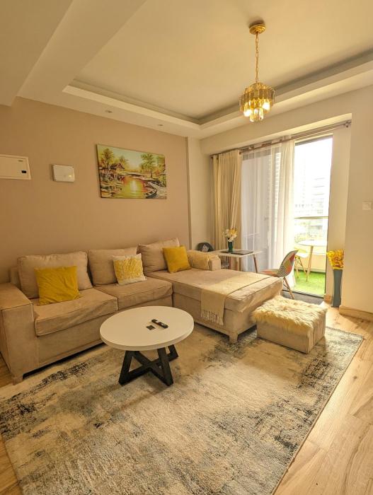 Oakley Apartment- By Tito Homes