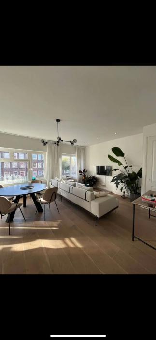 Fully renovated two bedroom apartment in the centre of Amsterdam