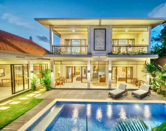 Villa Kumaru Luxury 4BR inc breakfast and airport pickup