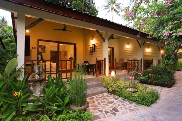 Dyeva 1 BR Quirky Garden Room Double