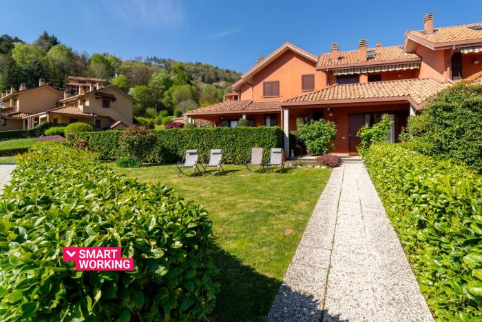 Panorama Lake and Garden by Wonderful Italy