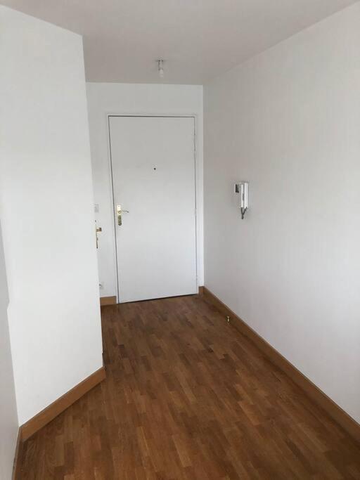 Studio meublé à louer 100 m de métro ligne 7