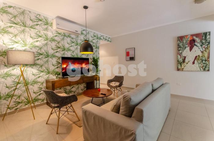 Amplio Dpto De 2 Dormitorios Con Parilla