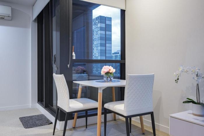 Relaxing 1br1ba Apartment In Melbourne Cbd Pool