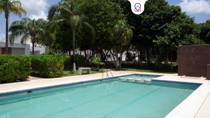 Relaxing Cancun Getaway Pools Soccer & BBQ Area