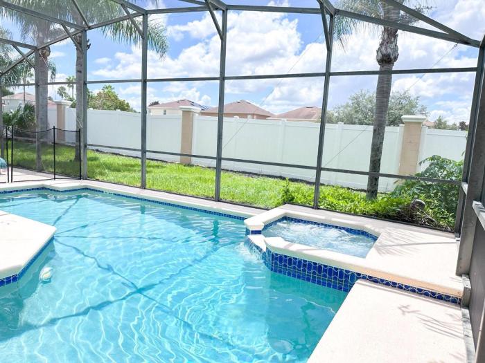 4 beds pool and spa home with game room Calabay