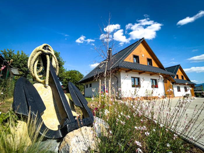 Tatralake Cabins with Barrel Sauna - Chaty pri Mare