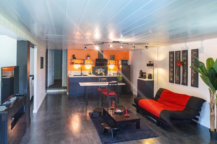 Comme dans un écrin - T2 de 50 m² avec jardin, terrasse et piscine