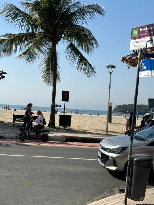 Apartamento na quadra mar