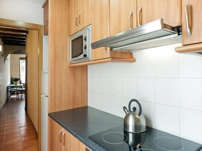 Luminoso apartamento 1 habitación cerca de Las Ramblas, hasta 4 pers, cocina equipada. - ES-341-6