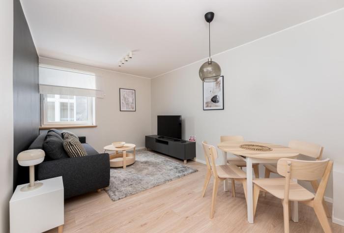 Old Town Modern Apartment by BookingHost